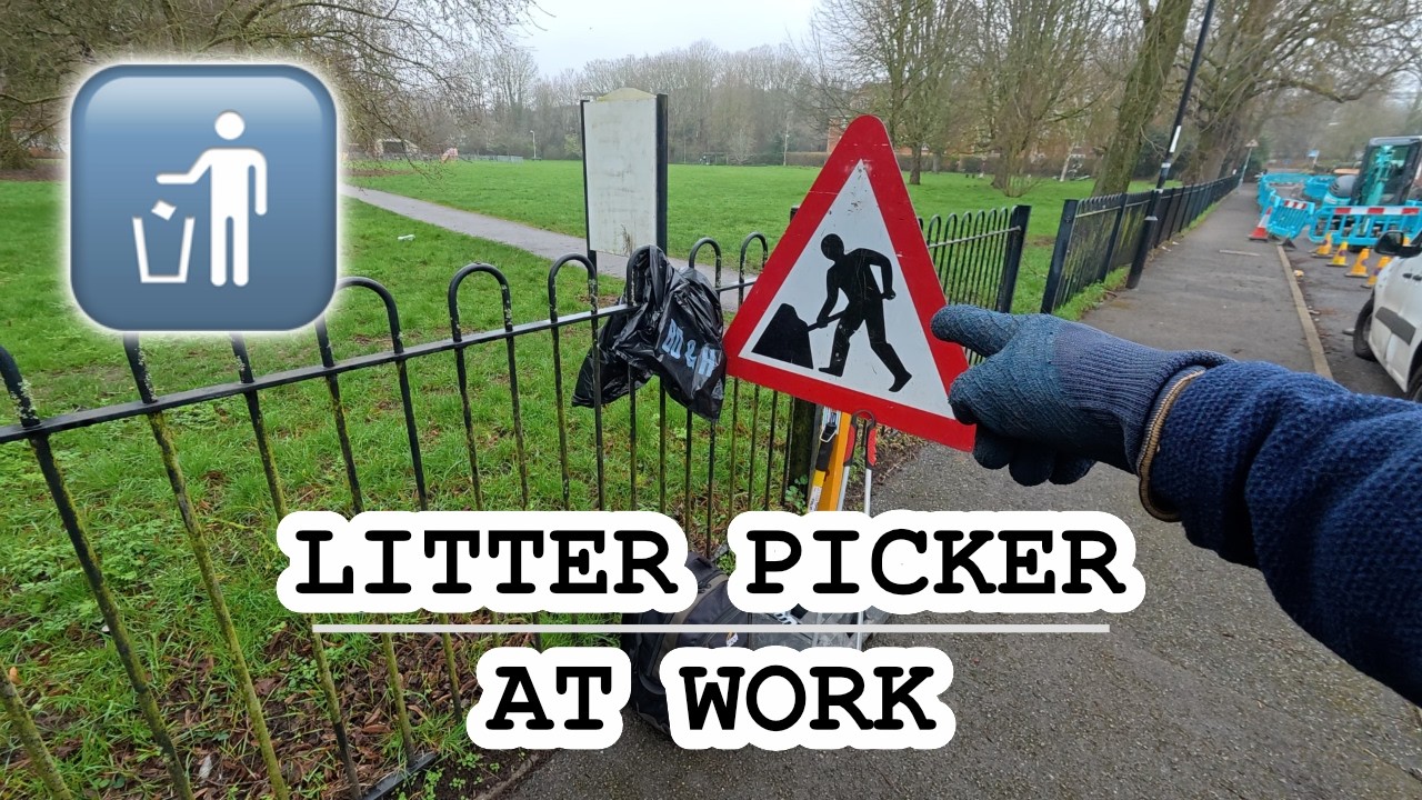 Litter Picking uk. Man at Work. Ep 6 Basingstoke. Deep lane.
