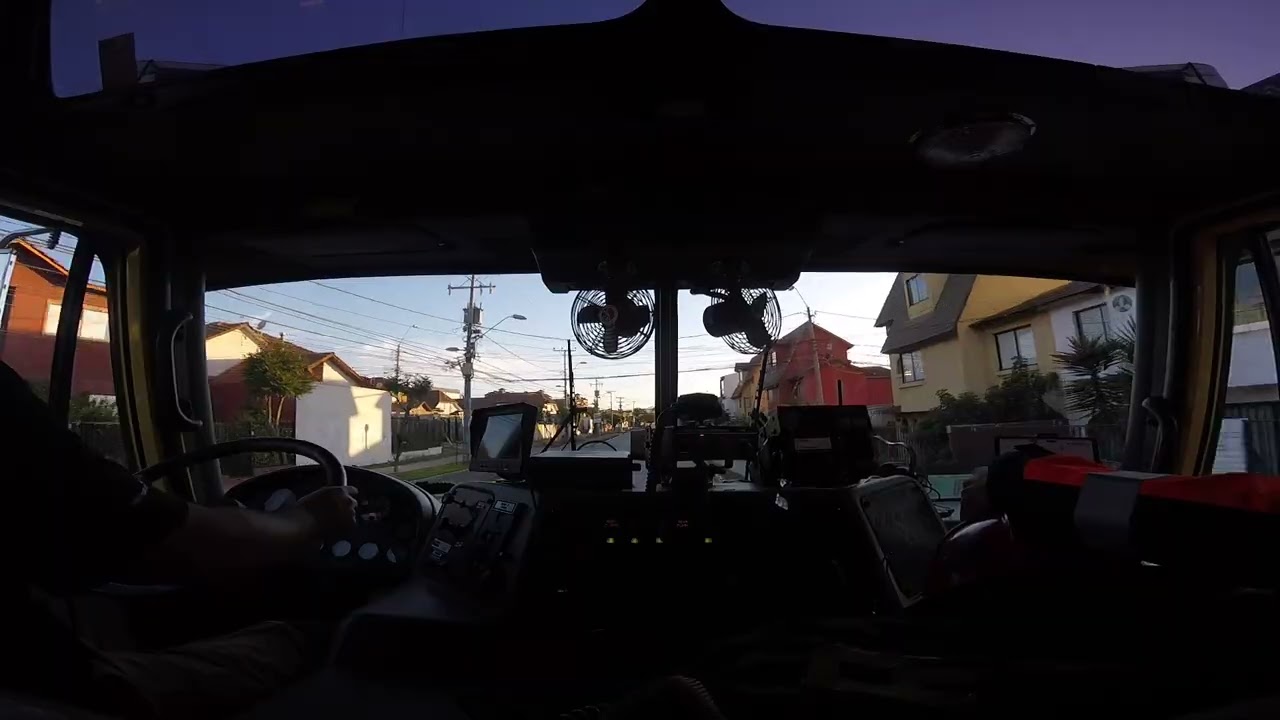 B5 en dirección a 10-4-1 (Rescate Vehicular) en Los Lucumos y Larrain Alcalde