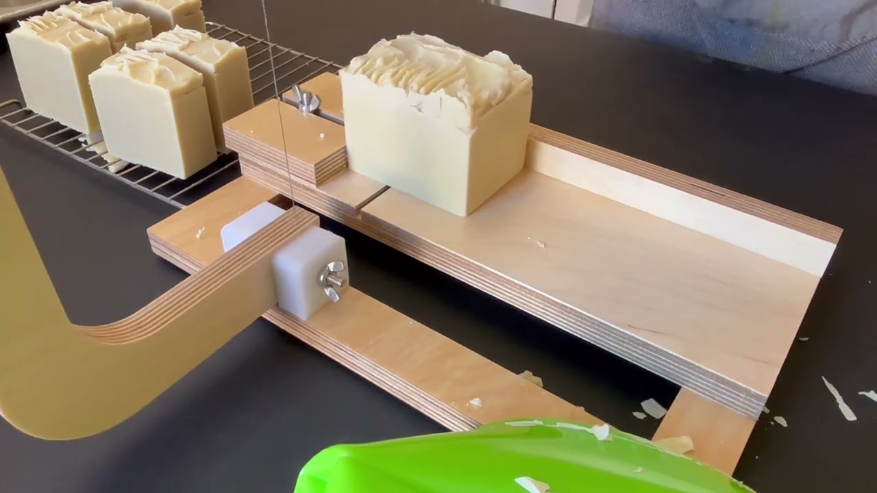 Cutting Zesty Aloe Tallow Soap
