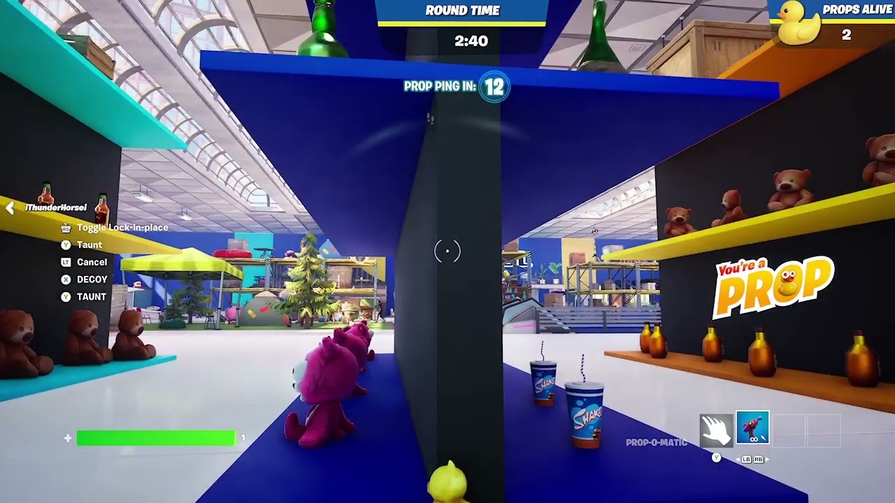 Prop hunt On fortnite in the Mall