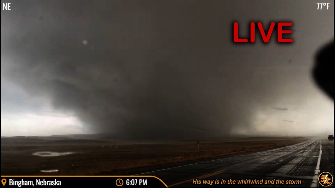 LIVE Storm Chaser - Tracking Tornadic Supercells - Iowa