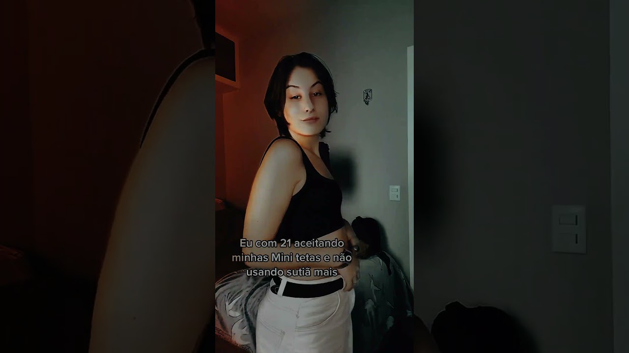 Eu com 15 anos usando suti&atilde;s maiores com bojo para esconder tudo