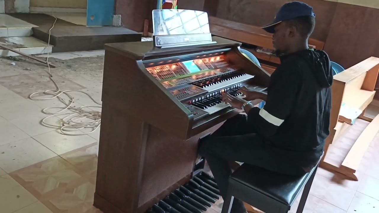NINYONETE CATHOLIC SONG FREE ORGAN.... must watch ❤❤🔥Tony on the keys