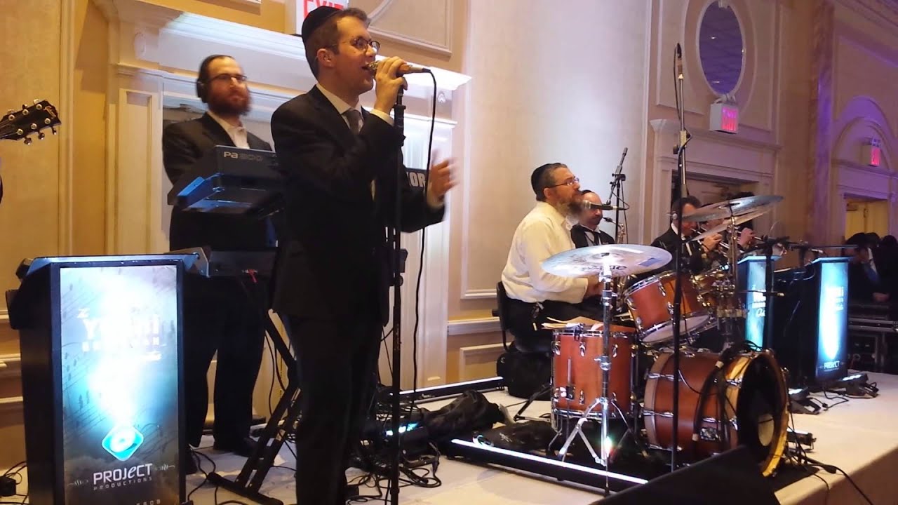 Simcha Leiner Sings With Yochi Briskman Orchestra