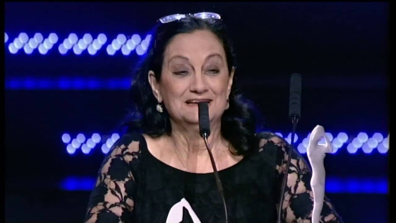 ilovestyle.com Άλκηστη Παυλίδου στη σκηνή των βραβείων 