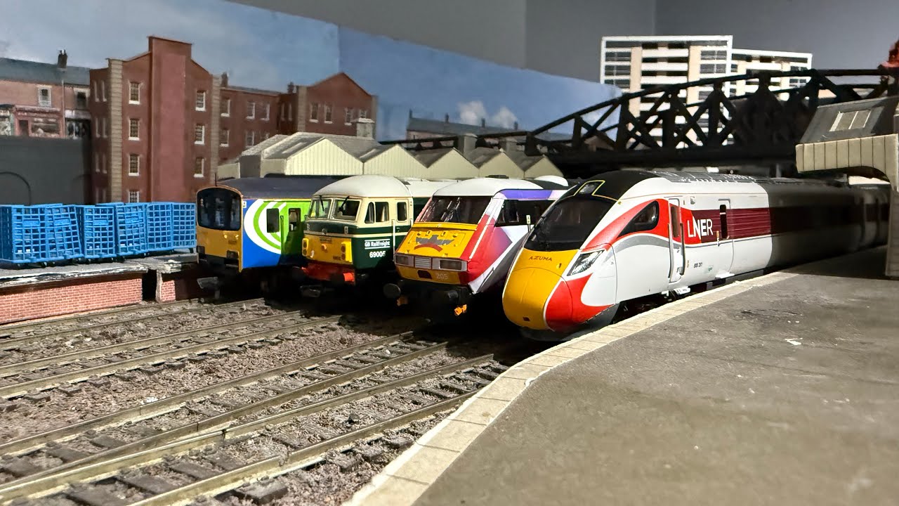 Model Railway: Sunday Running IN NEW Trains on Iphone ft 