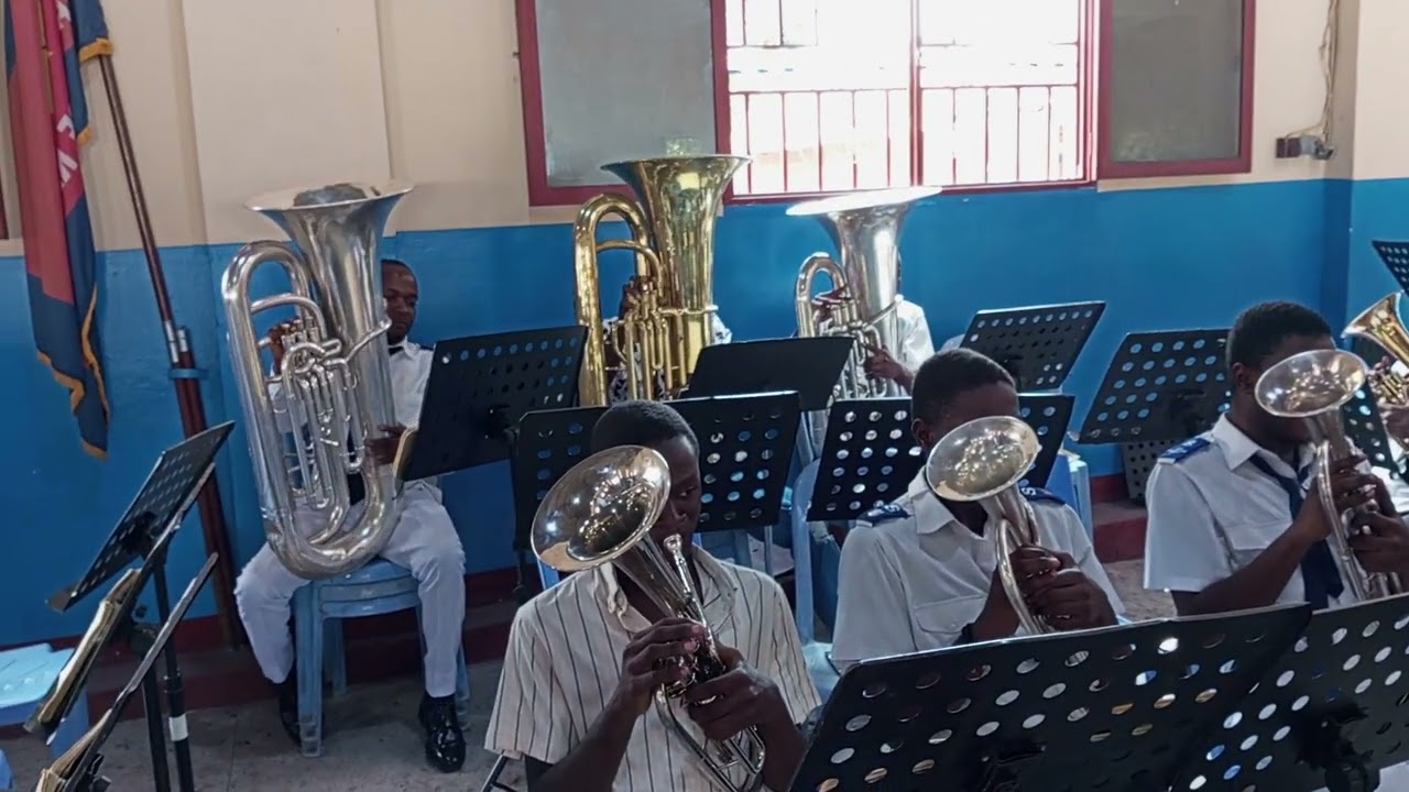 La fanfare junior de Poste KINTAMBO 