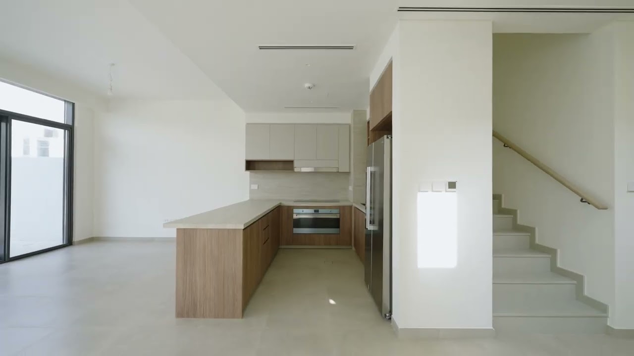 Spacious I Brand New I On the Park