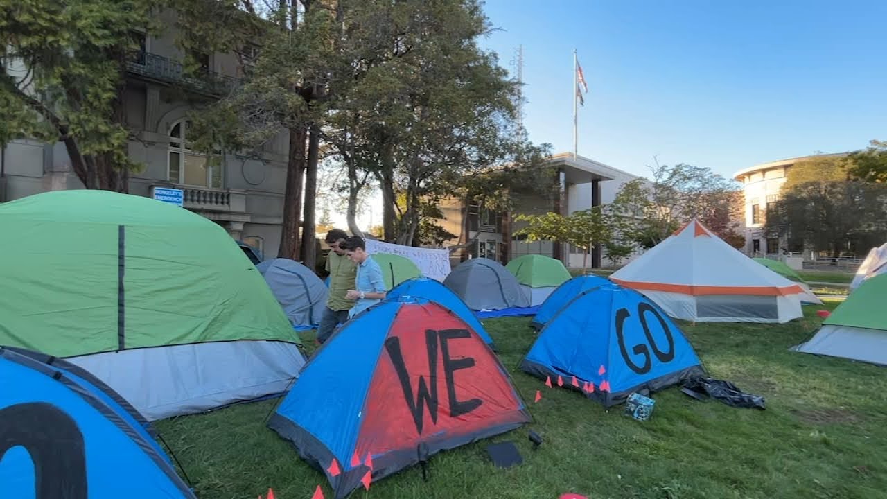 Tents pop up by Berkeley City Hall in protest of encampment sweeps