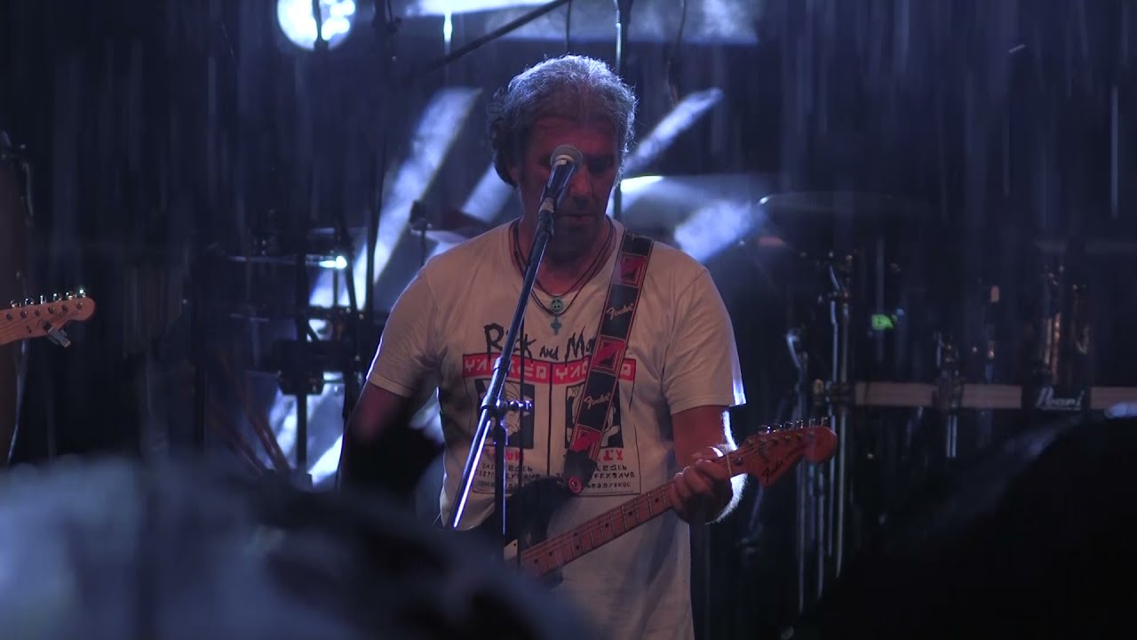 Kiki Lesendrić i Piloti - Slučajno - Live Stage Festival