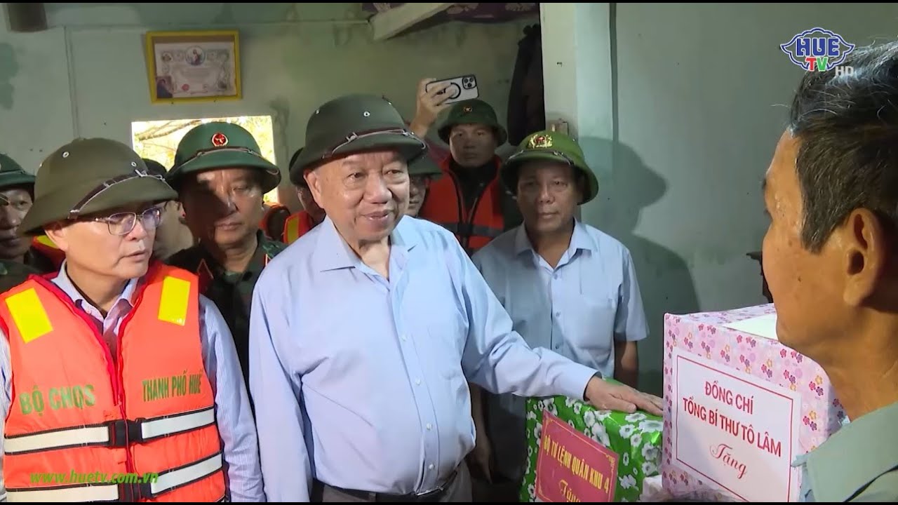 Tổng Bí thư Tô Lâm thăm, động viên người dân vùng lũ TP Huế