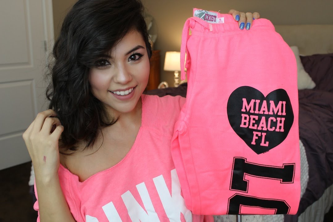 What's in my TRAVEL MAKEUP BAG? + VACATION HAUL & VLOG!