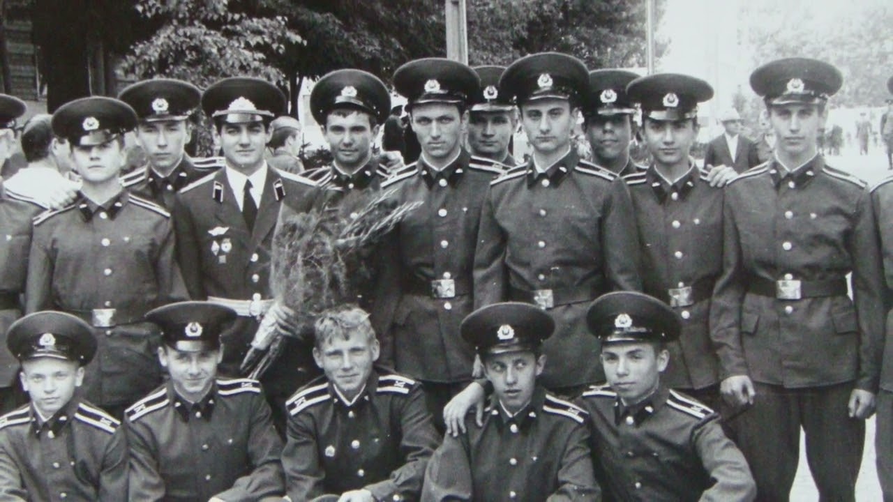 Эти фото сделаны ровно 42 года назад 12 сентября 1982 года. Память о друзьях по ХГВТКУ.