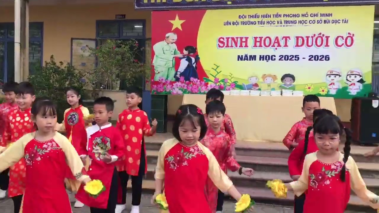 Một hình thức sinh hoạt sinh động !     🟥Trong đội hình có ngoại tôn Hồng Minh .