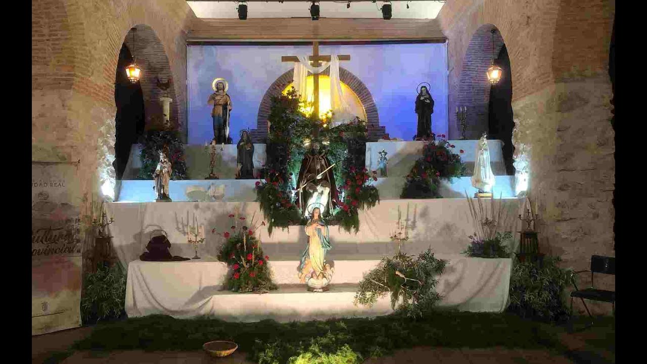 Inaugurada la XXVI Cruz de Mayo de la Asociación de Coros y Danzas Fermento.