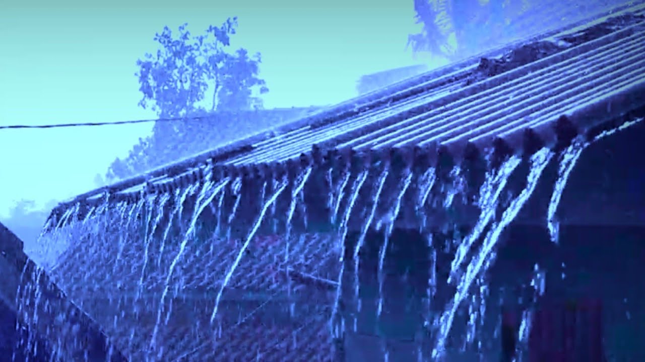You Won’t Believe How Heavy This Roof Rain Sounds at Night 🌧️