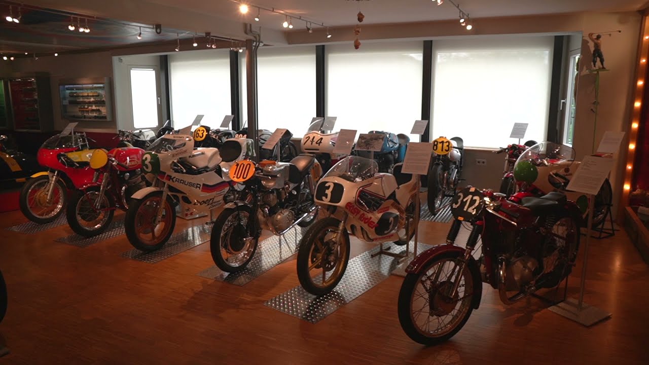 Historische Rennmotorr&auml;der auf der 