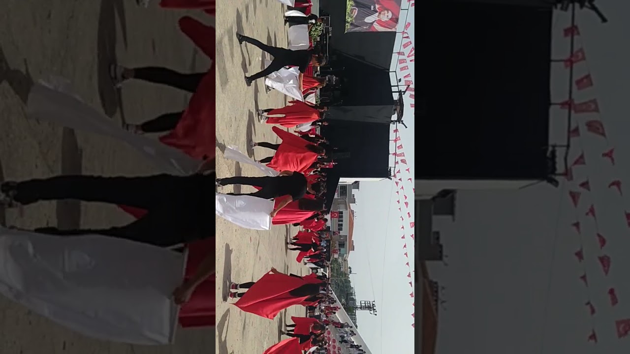 Çeşme Yaşar Eğitim ve Kültür Vakfı Anadolu Lisesi 19 Mayıs İlçe töreni final gösterisi.