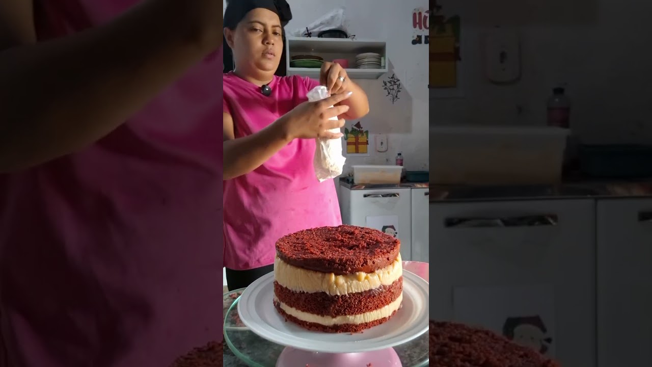 Montagem e finalização de torta red Velvet 