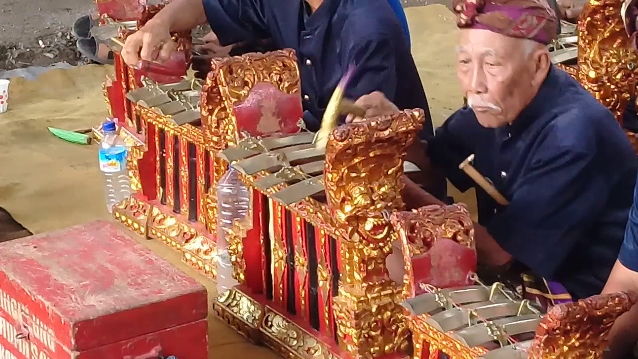 Angklung kr.kecicang lombok  tabuh Pelawasan part.1