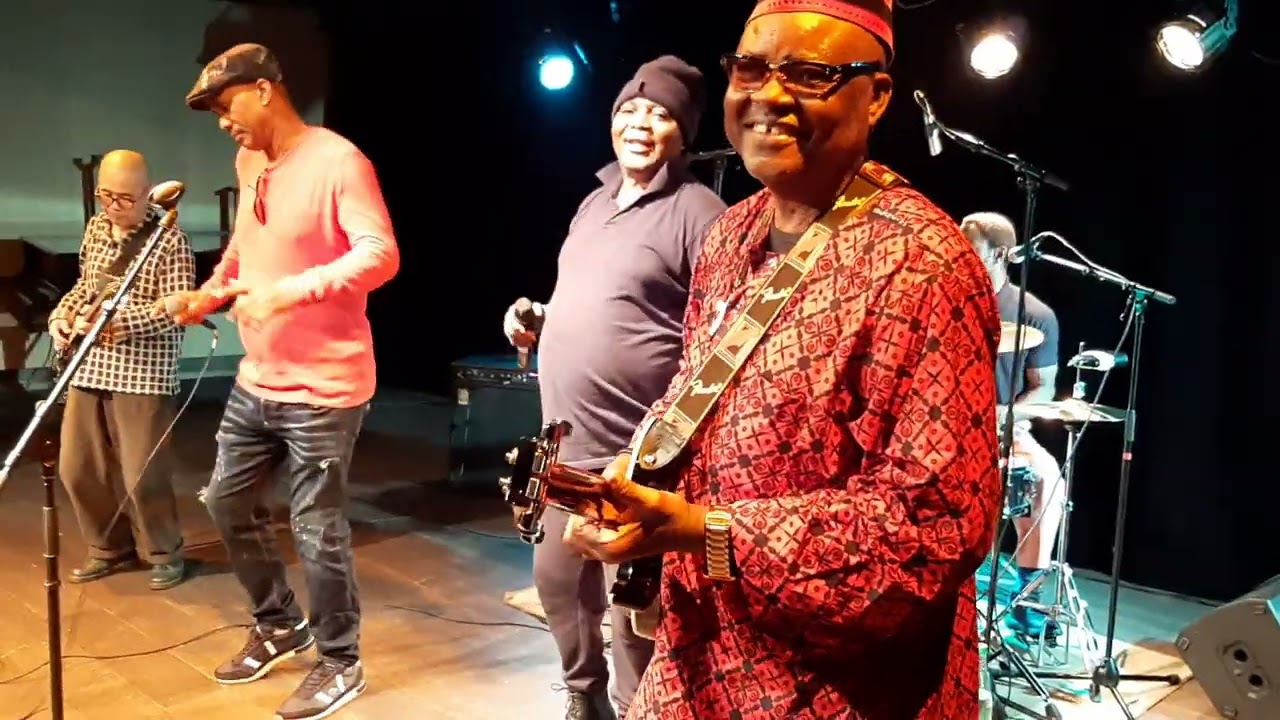 Poli papa beta lisolo...                              Tous pour la RUMBA CONGOLAISE