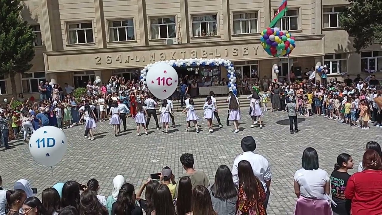 264 nömrəli məktəb-liseyin son zəng tədbiri. Gürcü rəqsi