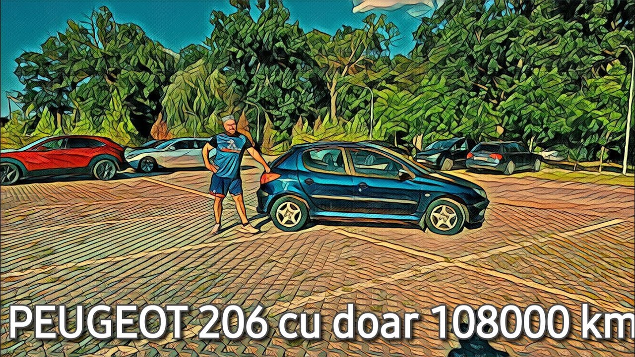 La filmare, în parcare, pe căldura asta mare cu o mașină mică și tare