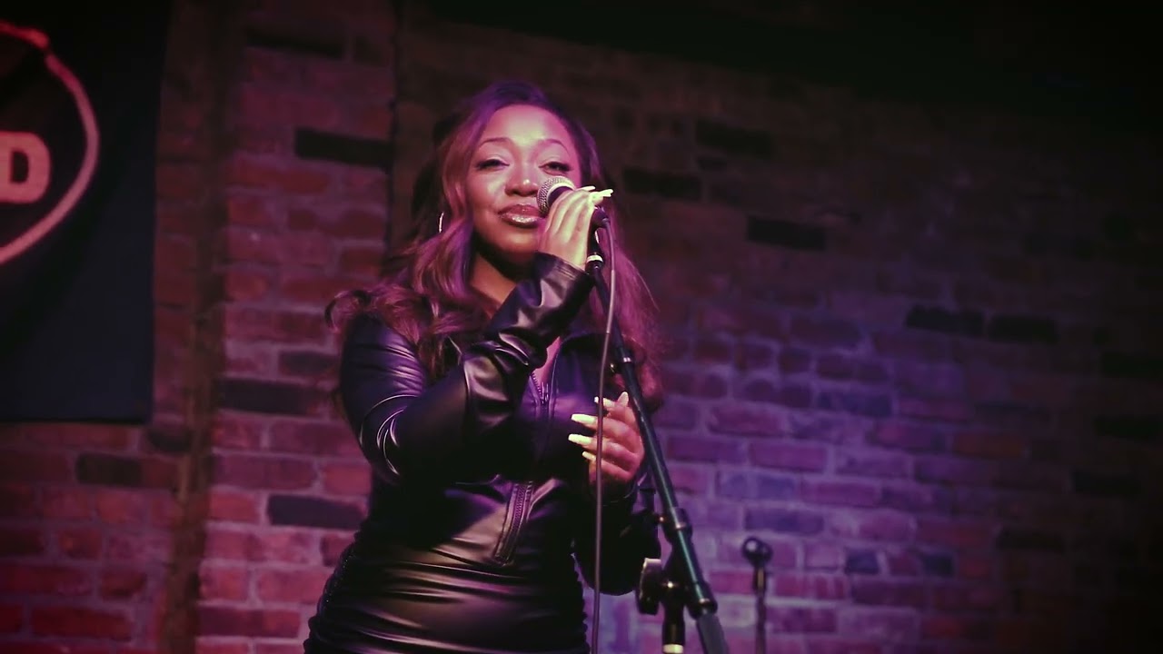 Rising star Nia Renee The Bitter End NYC singing I will always love you .