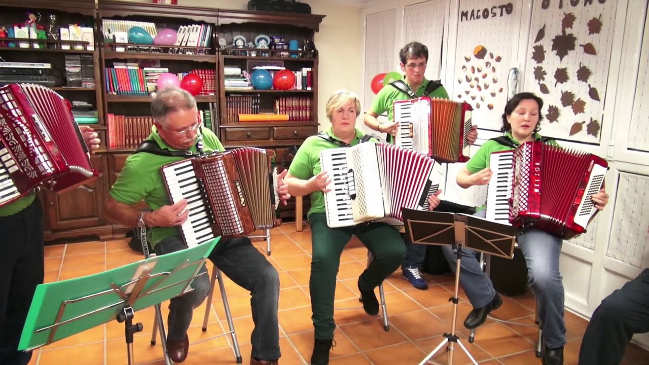 AMIGOS DO ACORDEON, TEÑO UN AMOR EN RIANXO E OTRO EN VILLAGARCIA