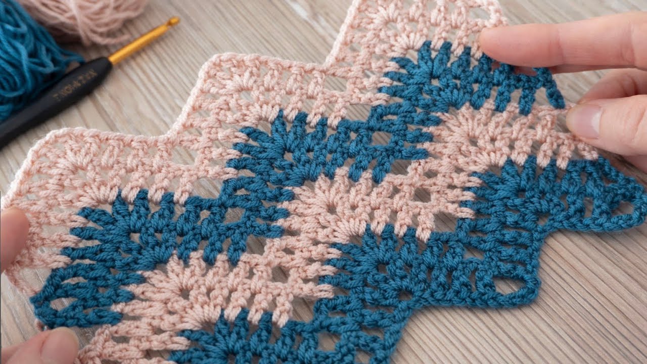 Must Try Crochet Stitch! Easy 1-Row 2-Color Zig Zag Shawl & Scarf Pattern