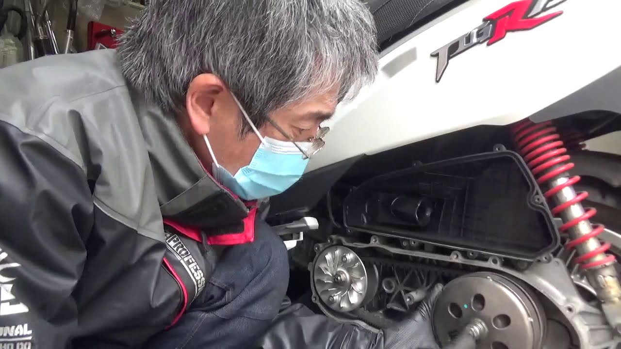 PGO ティグラ125　プーリーを外して、状態を確認してみたい。