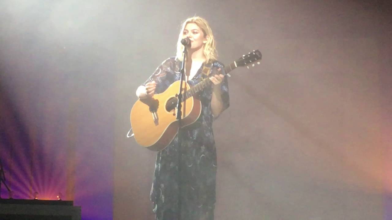 Louane - Style & Blank Space (reprise Taylor Swift) (Live Le Zénith de Paris mai 2016)