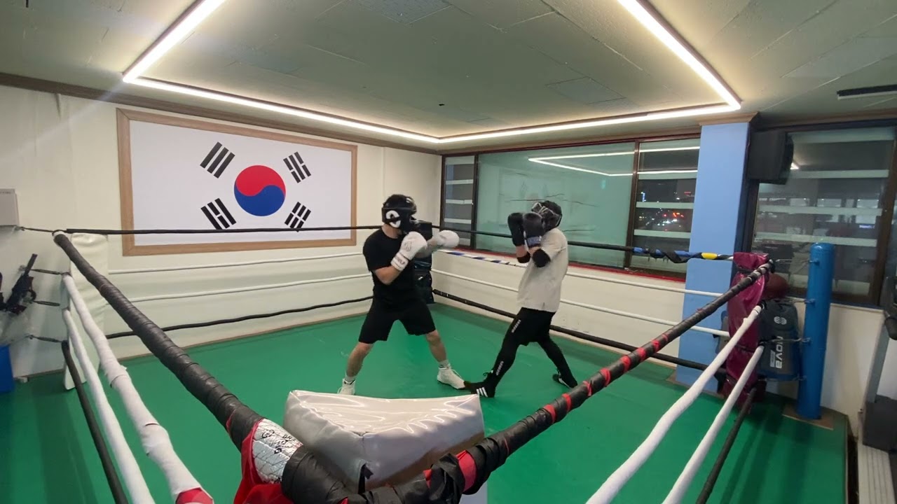 오랜만에 복싱 스파링 1라운드