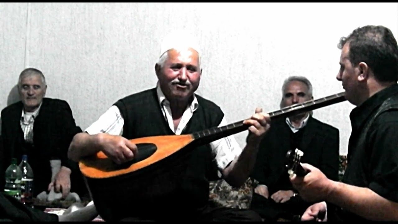BAJRAM BAJA E SHPEJTIM BYTYQI - KRAHINA E MUJES DHE HUMOR E MUHABET