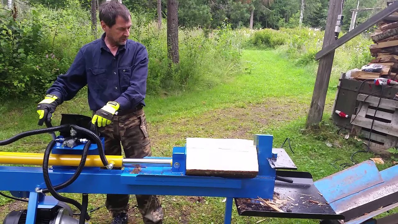 Vedklyvning i Grängen