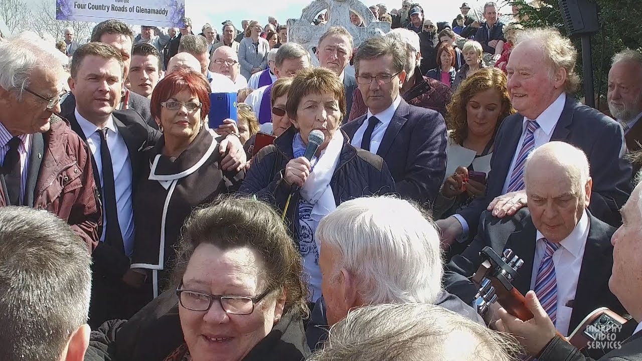 Big Toms' Graveside Sing Song