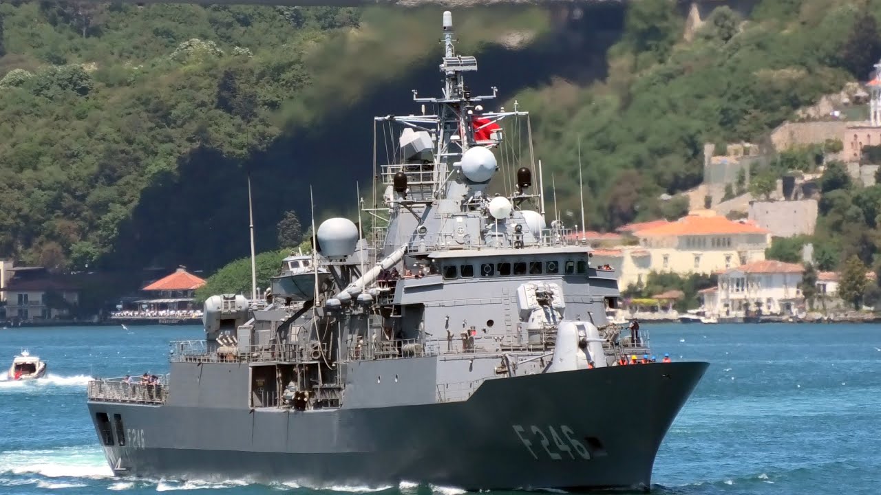 Turkish Navy Barbaros class frigate TCG SALIHREIS transits Istanbul strait southbound - May 24, 2022