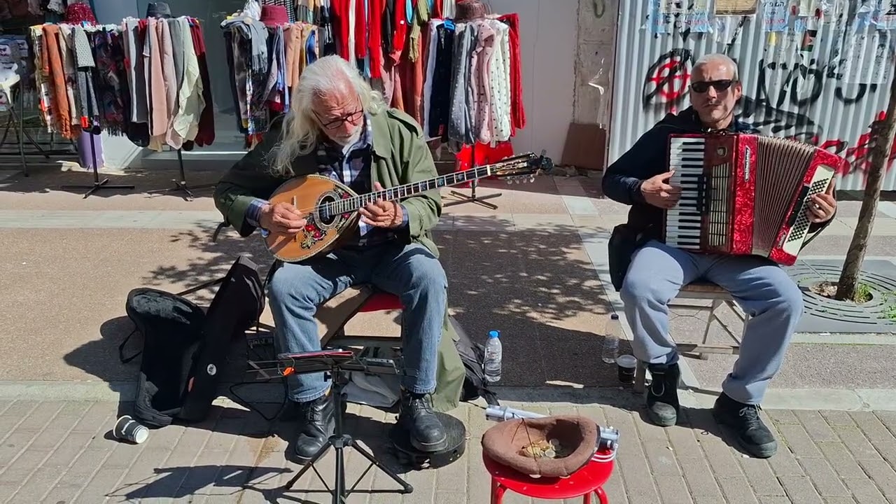 🗣️🎤🎶STREET MUSIC.MOΥΣΙΚΟΙ ΤΟΥ ΔΡΟΜΟΥ 🎸KALAMATA GREECE 🇬🇷 💙 🌊 🦭 ⛵️ 🐚 🐢 ΚΑΛΑΜΑΤΑ ΕΛΛΑΣ🌊 🦭 ⛵️ 🐚 🐢