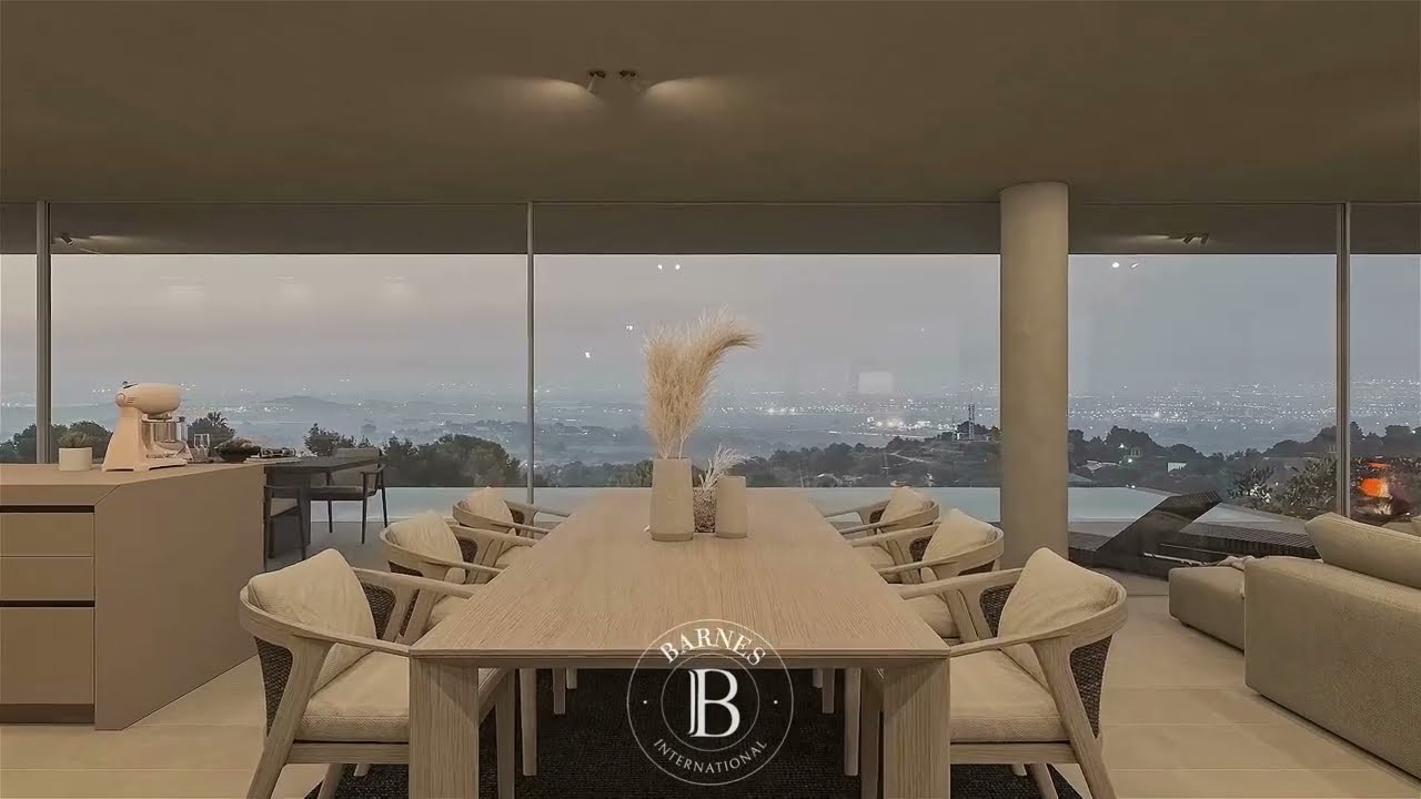 Villa de alto lujo con piscina y vistas al mar en Maresme, a pocos minutos de Barcelona.