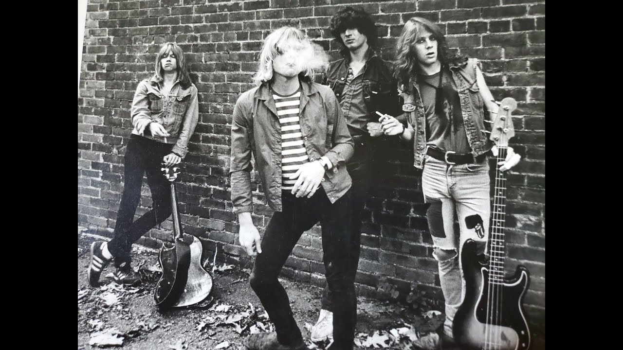 Eyes On You - RAVING MOJOS