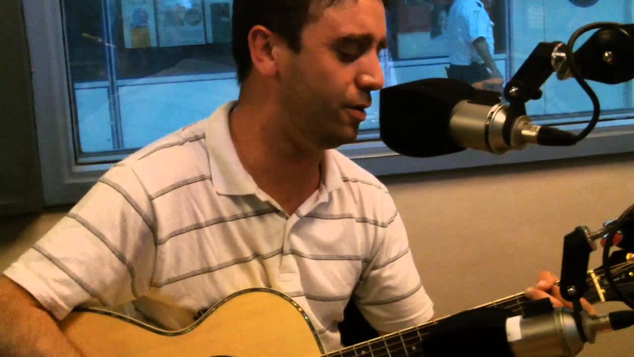 Guillermo Mármol de ETERNA INOCENCIA - Vientos del Amanecer (Acústico en QUE SEA, 2012)