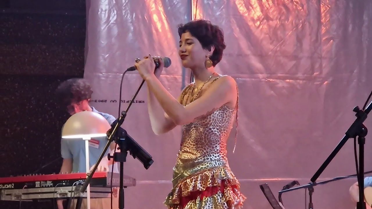 Karakou – Avocadia (Architektoniki Live, 2025)