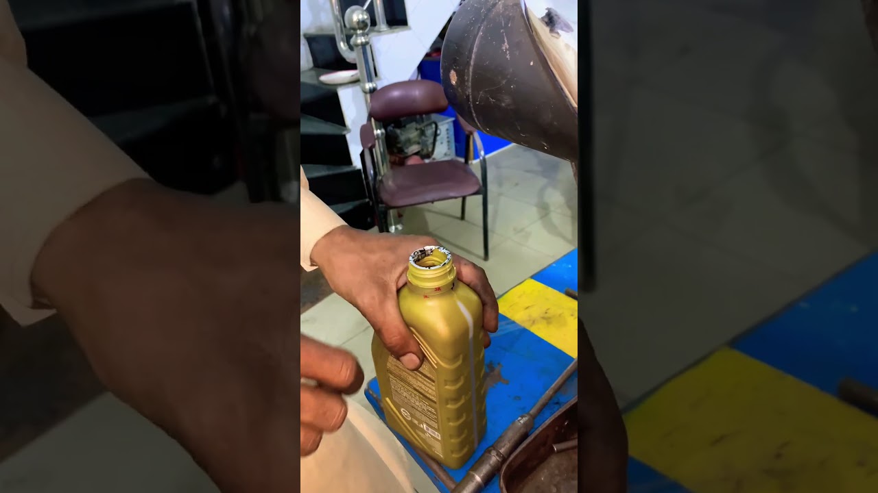 Zic m9 10w40 oil change Honda 125 #pakbikereviews #shorts #viral #zic10w40 #engineoil #tranding