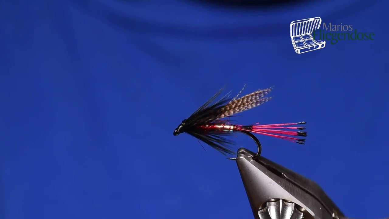 Marios Fliegendose bindet eine Peter Ross