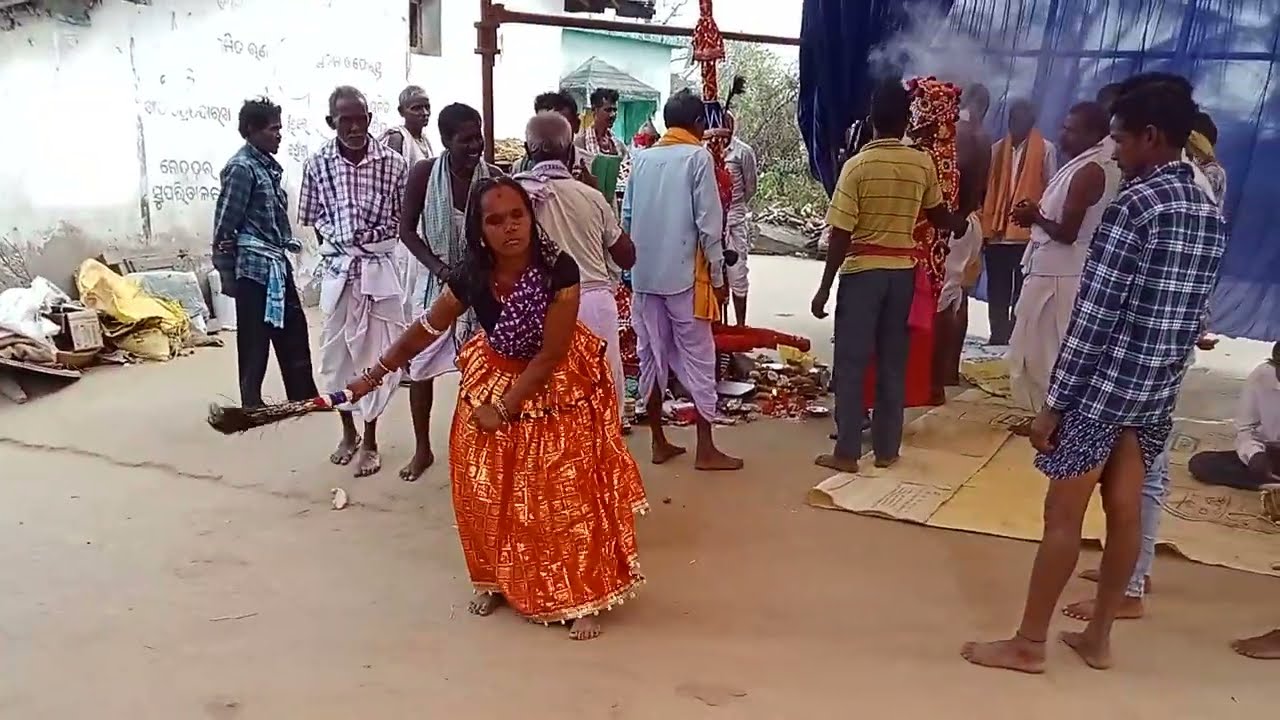 ଦଳସର୍ଗୀ  ମାଁଠାକୁରାଣୀ  ମଣ୍ଡେଇ ଯାତ୍ରା କଳାହାଣ୍ଡି 