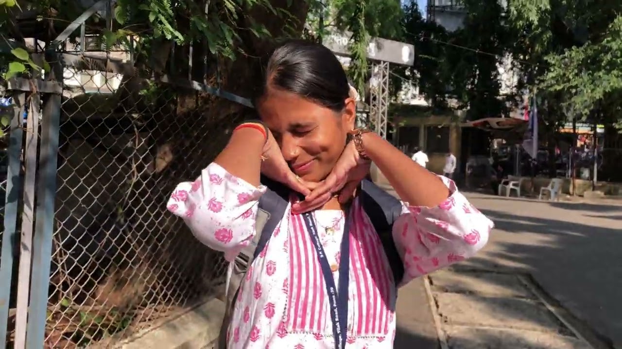 Amruta pathak chi masthi 😂ani me सायकल चालवली आज कॉलेज मध्ये 🚲🖤#kanakapoojarisk07 #youtubeshorts 