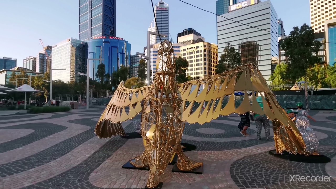 Walking from Perth CBD Langley Park to Elizabeth Quay