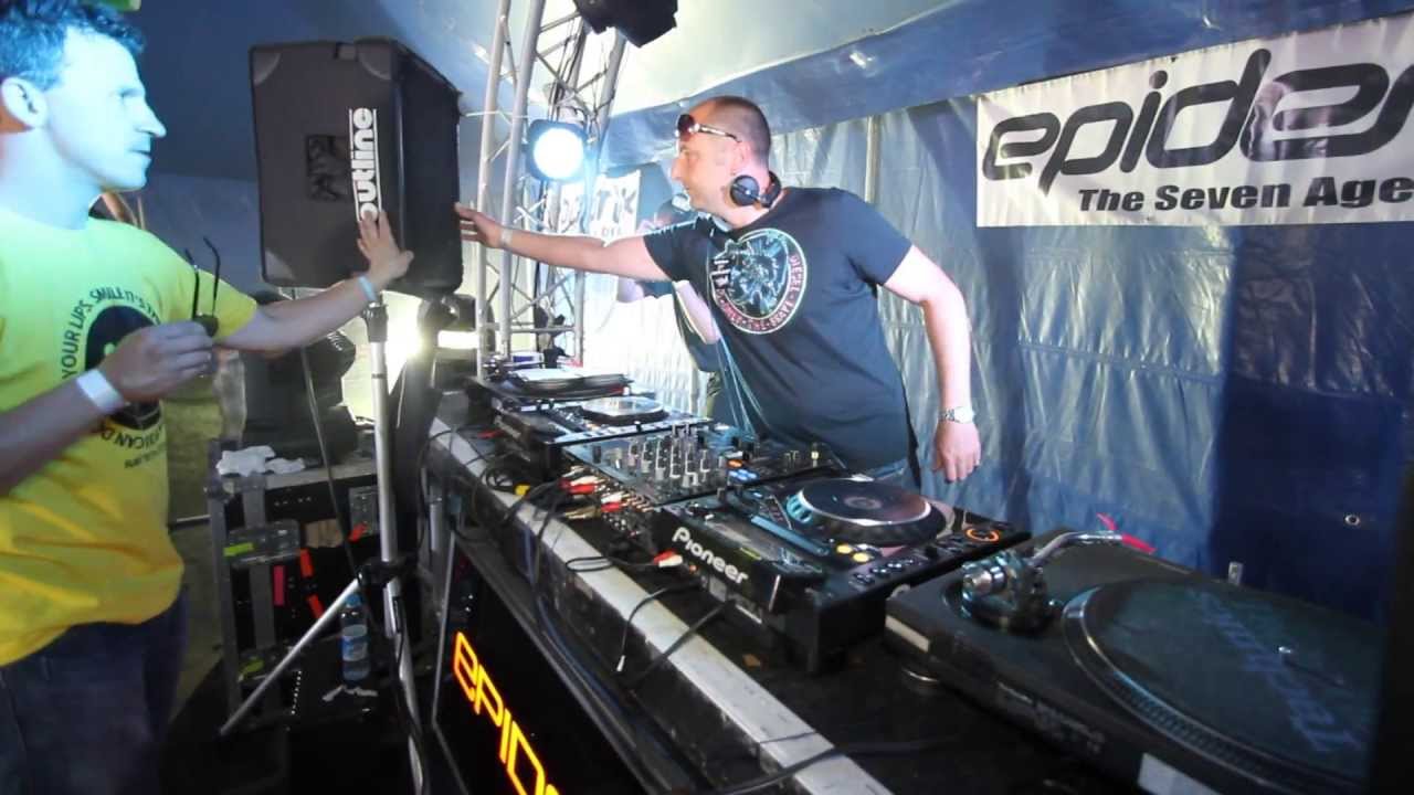 SLIPMATT LIVE @ HD FESTIVAL 2012 (1080p)