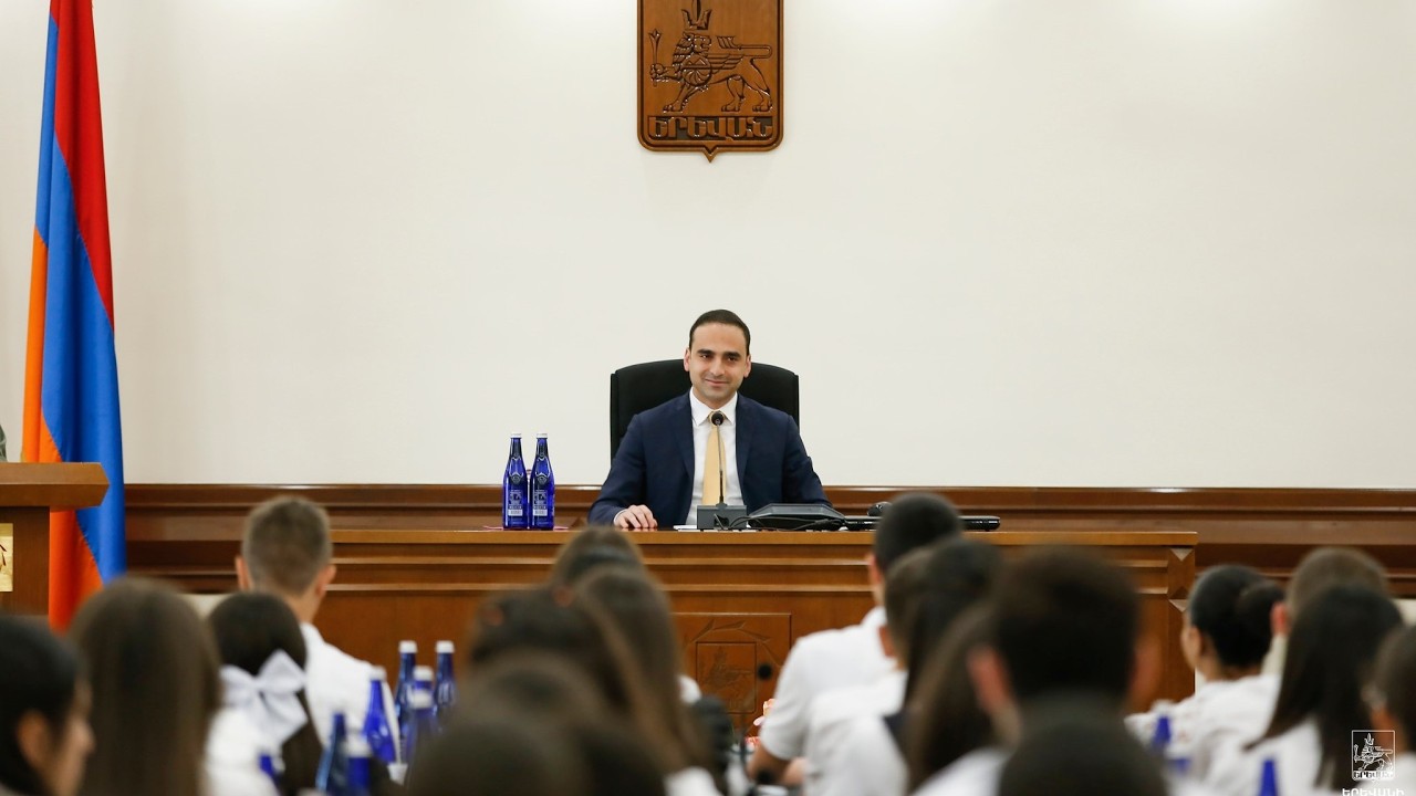 Երեւանի ավագանու նիստն է․ ՈՒՂԻՂ