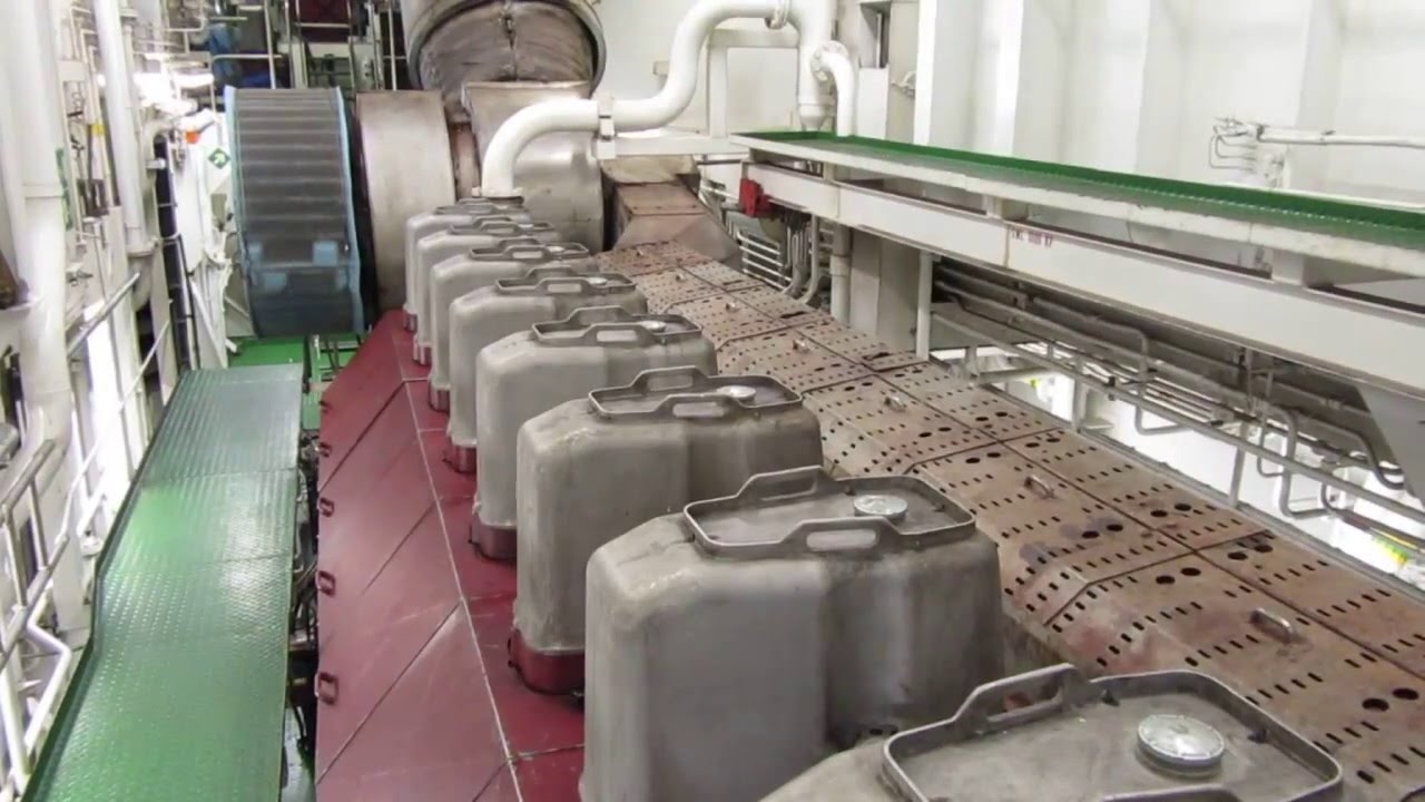 MaK 8M43 Engine Running